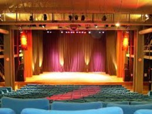 Le théâtre / cinéma municipal Le théâtre / cinéma municipal